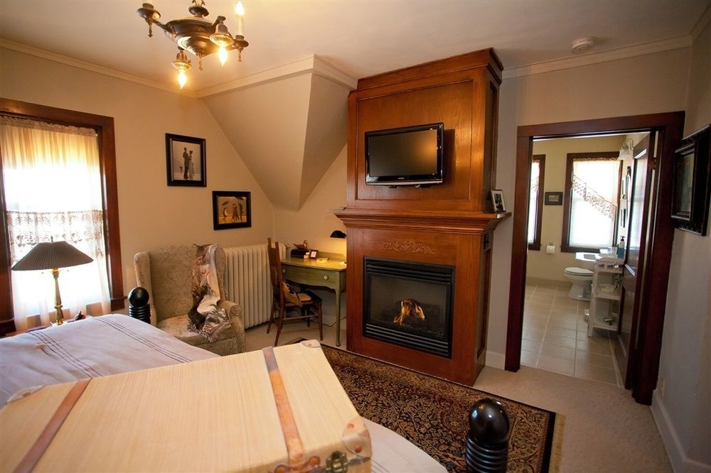 Westphal Mansion Inn Bed&Breakfast Hartford Exterior foto
