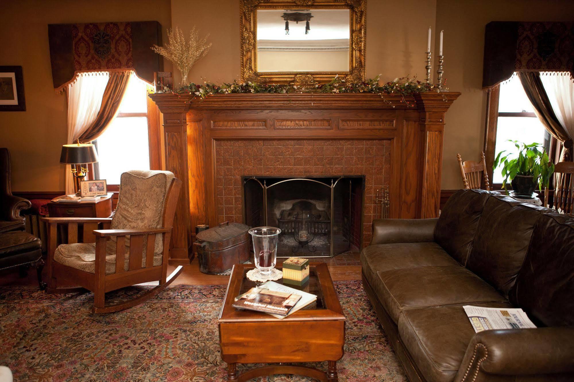 Westphal Mansion Inn Bed&Breakfast Hartford Exterior foto