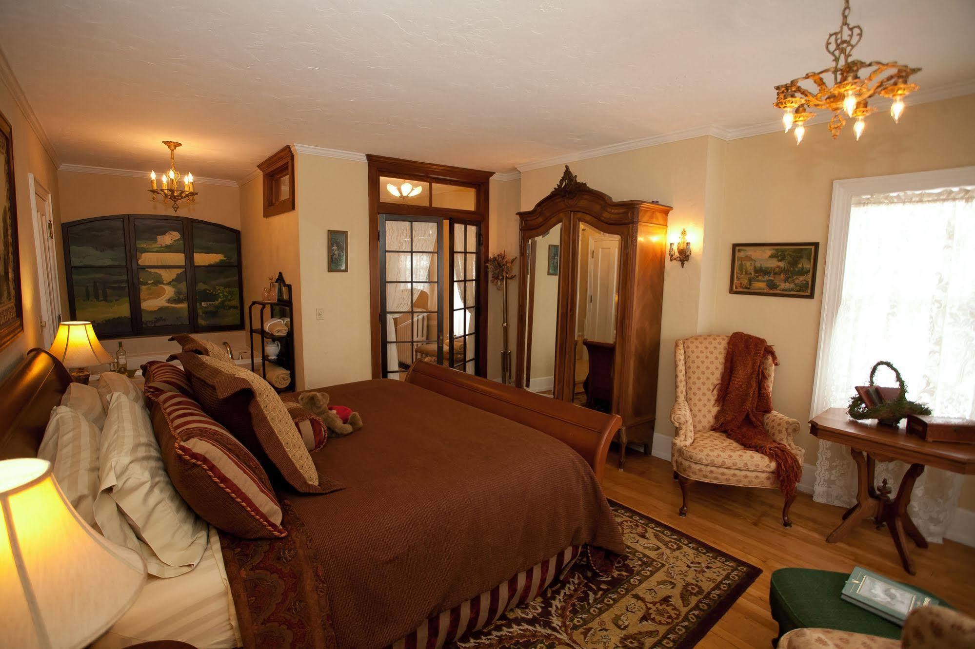 Westphal Mansion Inn Bed&Breakfast Hartford Exterior foto